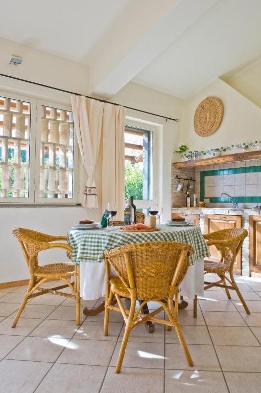 Agriturismo Valle Siriaca Castelnuovo Di Porto Bagian luar foto